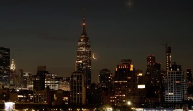 Thursday’s Moon And Saturn Pairing Is One Of Your Last Easy Views