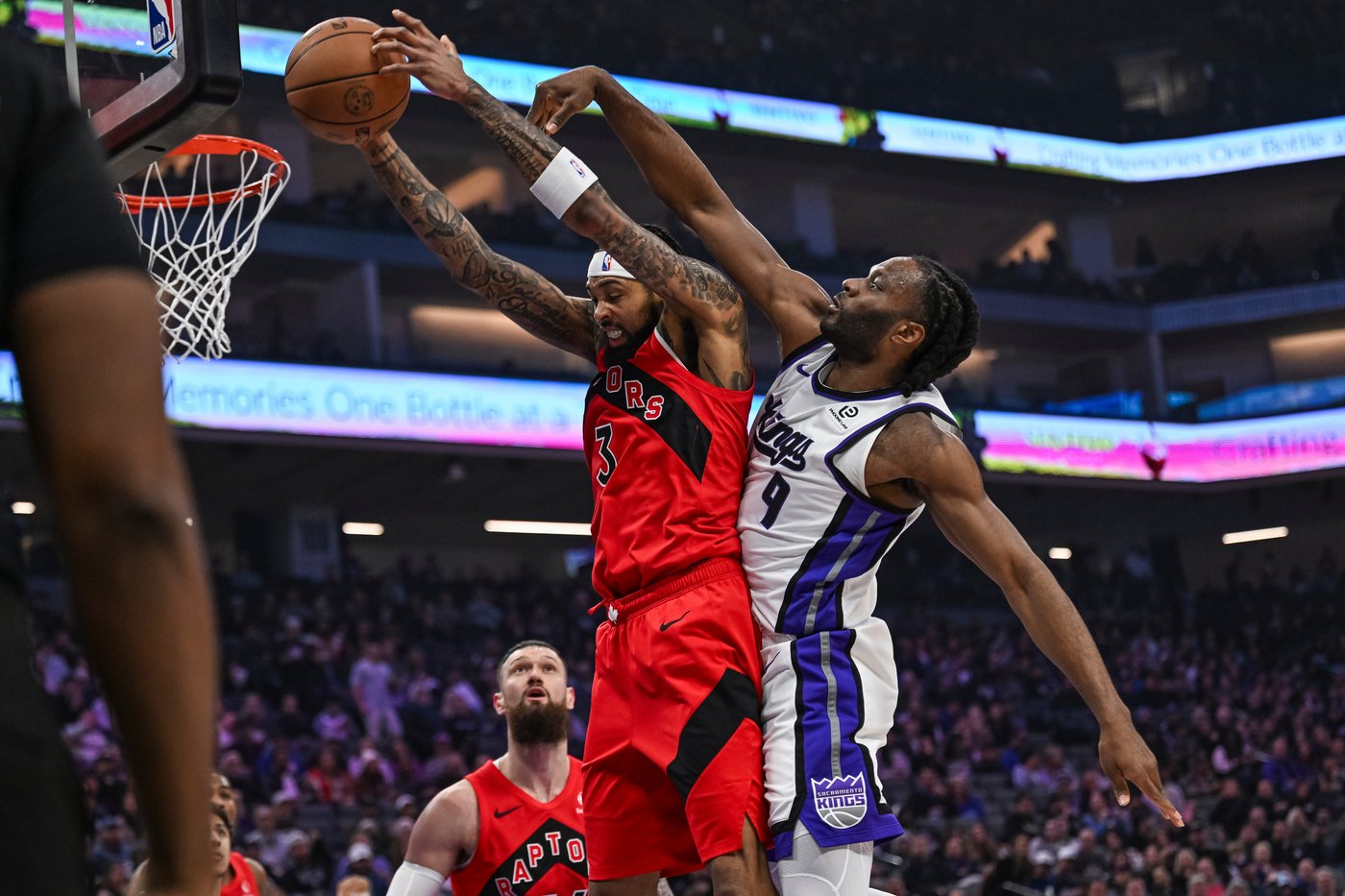 Barnes, Raptors heat up in third quarter to beat Kings 122-109 | NanaimoNewsNOW