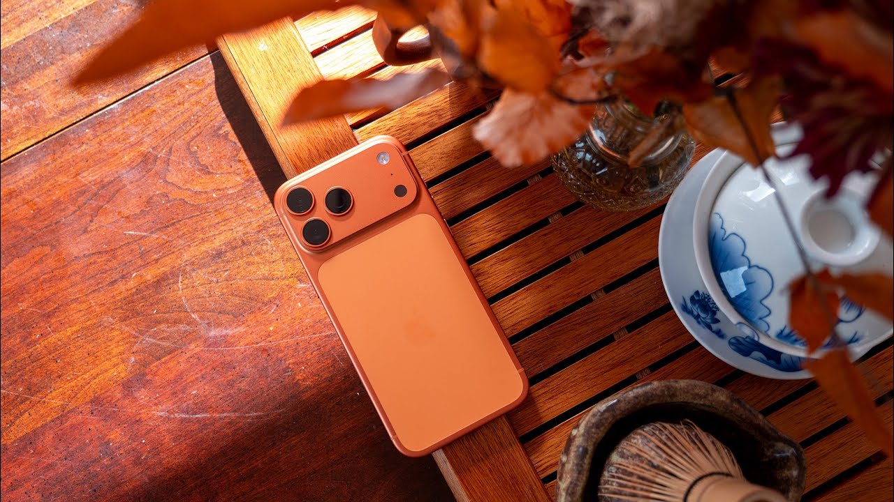 The iPhone 17's OLED is BETTER than Samsung or Google, but still not good enough - YouTube