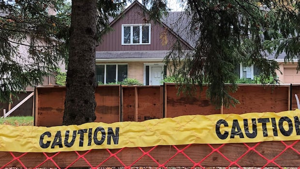 Toronto looks to limit size of underground floors in 'iceberg homes'