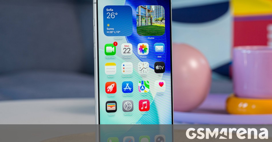 Samsung is saving its best displays for iPhones, not Galaxies