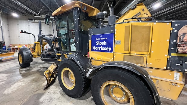 Hellebuycket, Winnie the Plow and Greg among winners of Winnipeg's 1st snowplow naming contest
