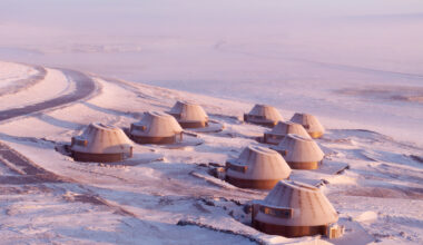 Volcano-In Hotel of Arrivals / PLAT ASIA