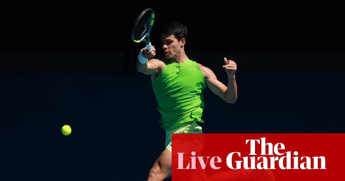 Carlos Alcaraz v Alexander Zverev: Australian Open 2026 men’s semi-final – live | Australian Open 2026