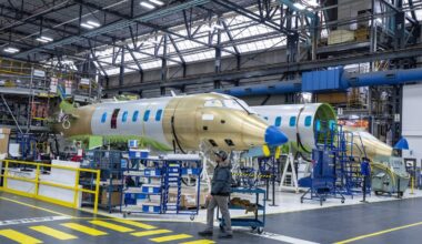 Experts question U.S. president’s threat to decertify new Canadian planes | NanaimoNewsNOW