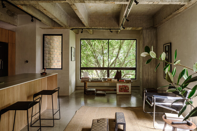 Forest Apartment / Trópico Arquitectura - Interior Photography, Wood, Table, Lighting, Chair