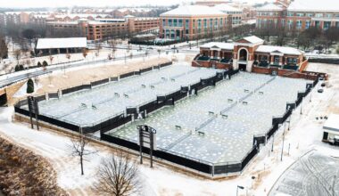 Emilio Sanchez celebrates a singles win over Gardner-Webb