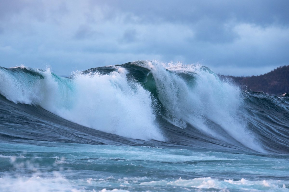 Sault photographer is inspired by Lake Superior’s stormy waves