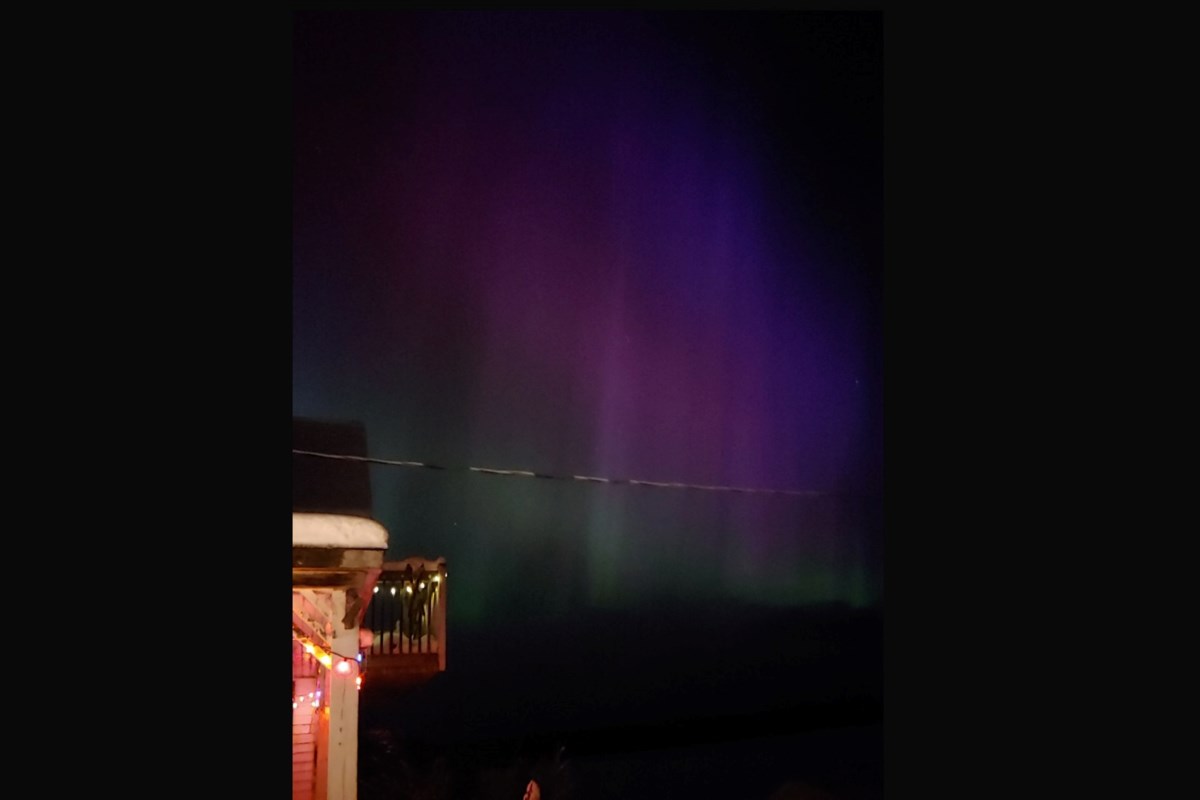 'Deep purples and greens': Northern Lights visible in the area today