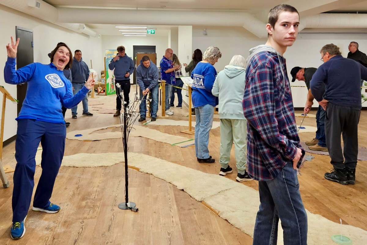 Residents tee off to fight winter blues, support Brechin Legion