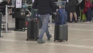 Canada to U.S. flight volumes drop