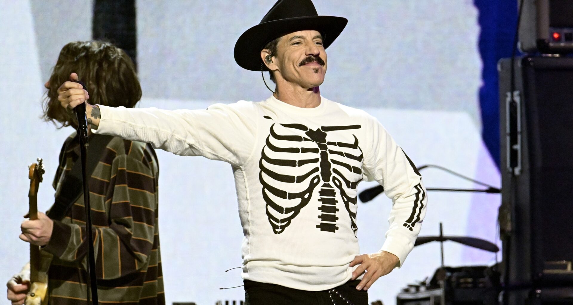 Red Hot Chili Peppers producer claims frontman Anthony Kiedis is “tone-deaf”