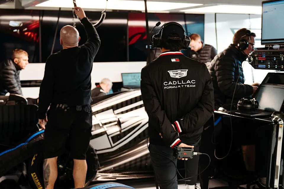 Cadillac F1 Team garage atmosphere