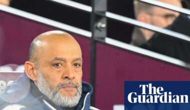 The West Ham crisis deepens and an EFL roundup | Football Weekly | Soccer