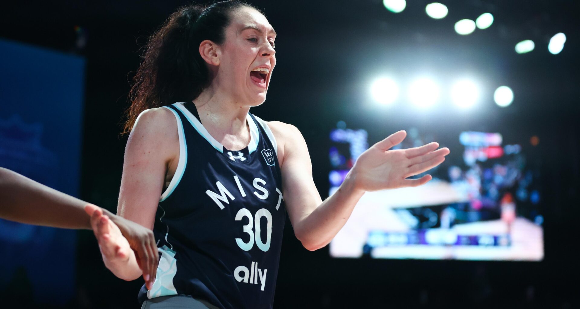 WNBA Star Breanna Stewart Protests ICE After Fatal Shooting in Minneapolis