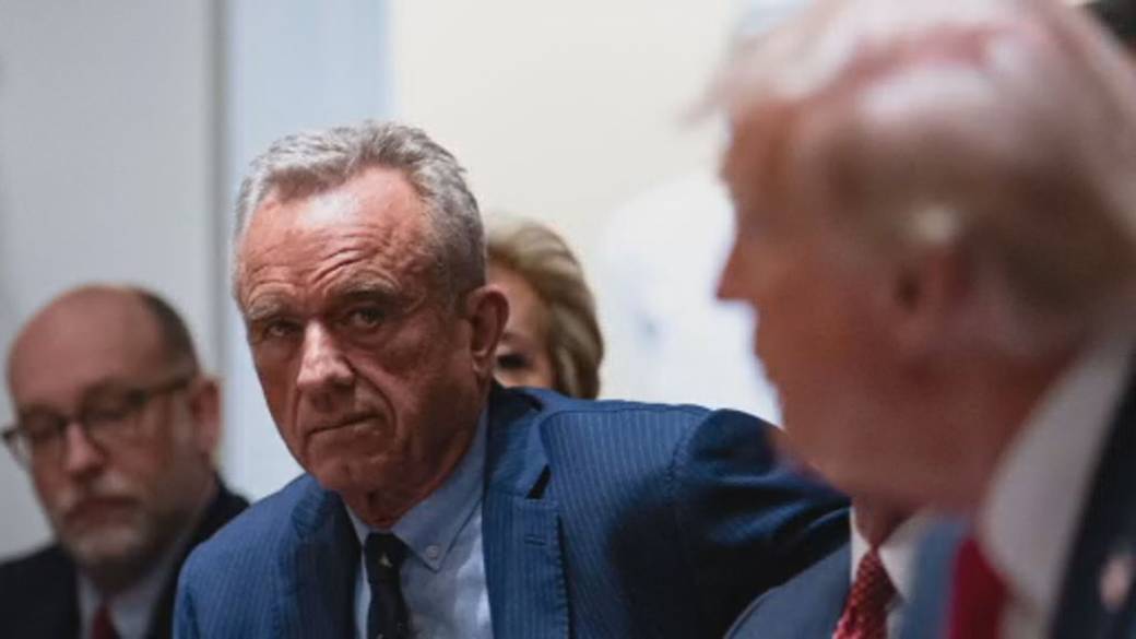 Click to play video: 'RFK Jr. slashing 10,000 jobs from U.S. health agencies'