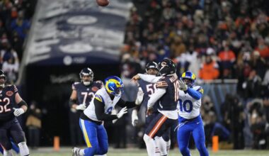 Caleb Williams' Williams’ ‘ridiculous’ TD pass draws raves from coach, teammates after Bears’ loss