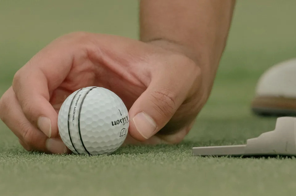 The Wilson’s TRK360 alignment system completely encircles the ball.