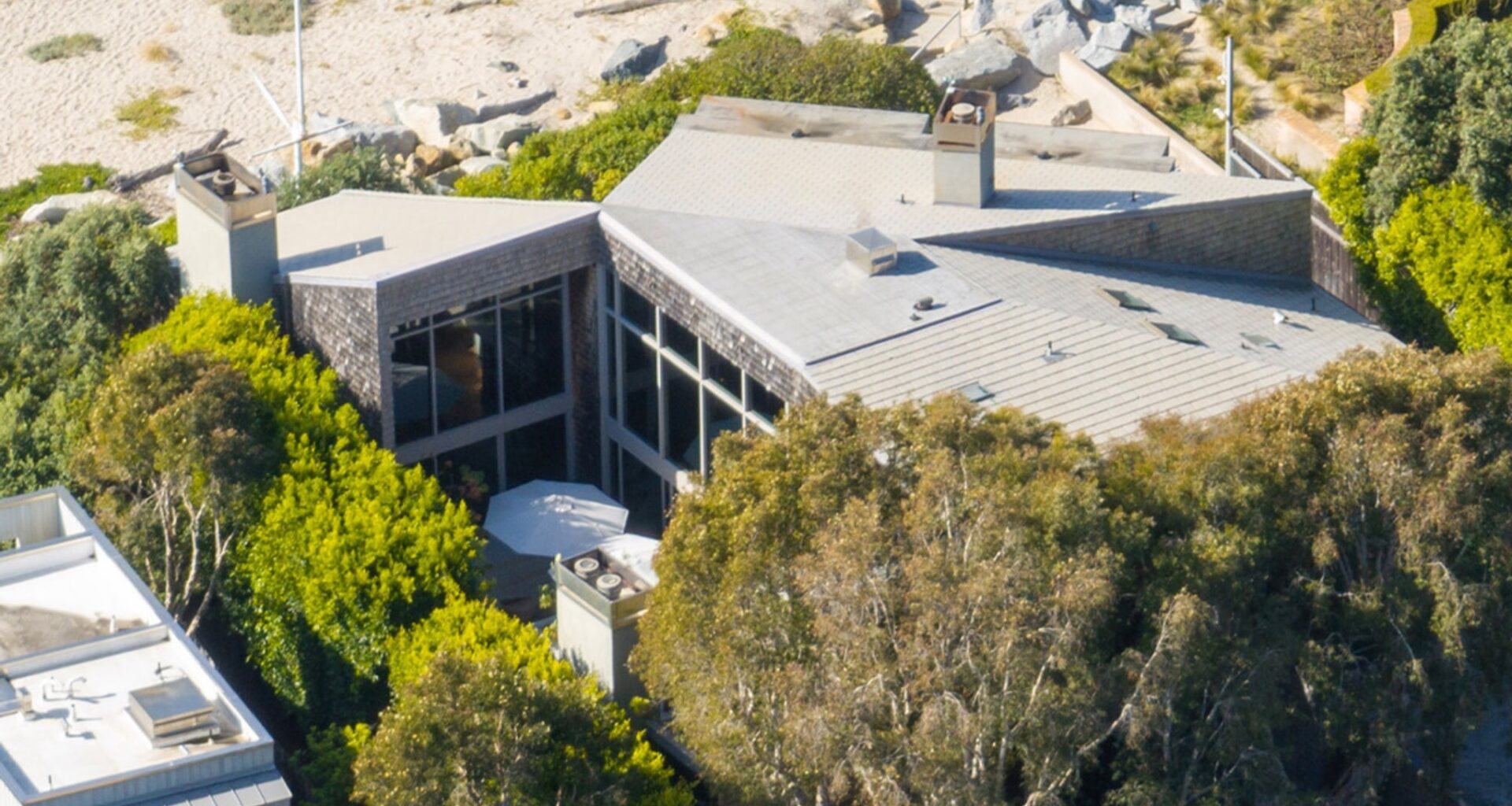 Ellen DeGeneres Goes Mansion Shopping Despite Nationwide Protest Call