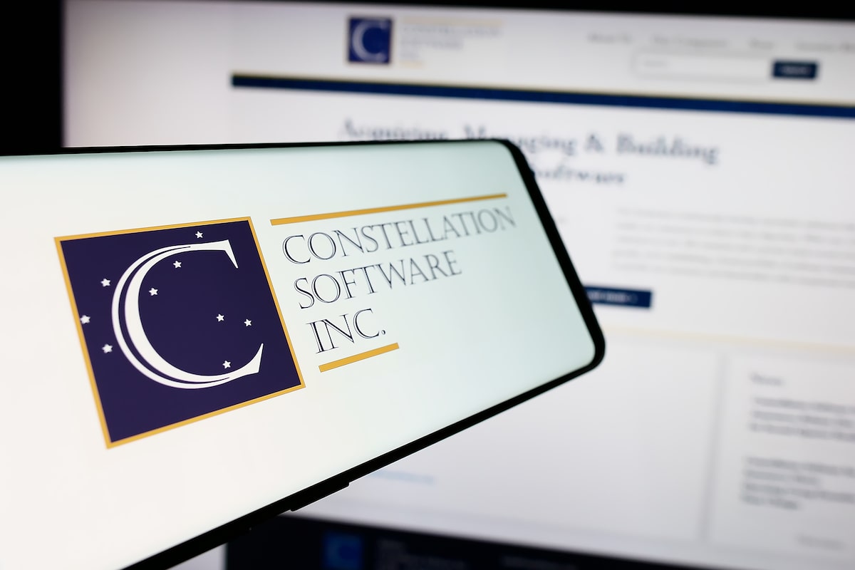 It’s time for investors to get greedy and buy the beaten-down shares of Constellation Software