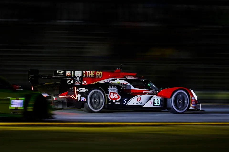 #93 Acura Meyer Shank Racing w/Curb Agajanian Acura ARX-06: Renger van der Zande, Nick Yelloly, Alex Palou, Kaku Ohta