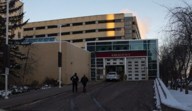 Edmonton doctors call on Alberta to declare state of emergency as hospitals overflow