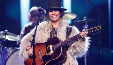 4 Non Blondes Perform Soaring Anthem 'What's Up?' at 'Rockin’ Eve'