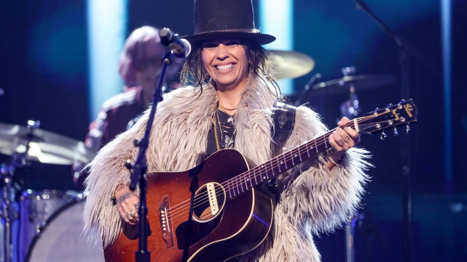 4 Non Blondes Perform Soaring Anthem 'What's Up?' at 'Rockin’ Eve'