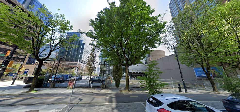 450 west georgia vancouver grocery store