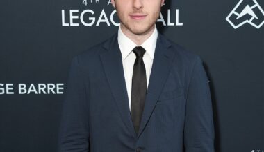 Modern Family’s Nolan Gould, Ariel Winter, Jesse Tyler Ferguson Reunite