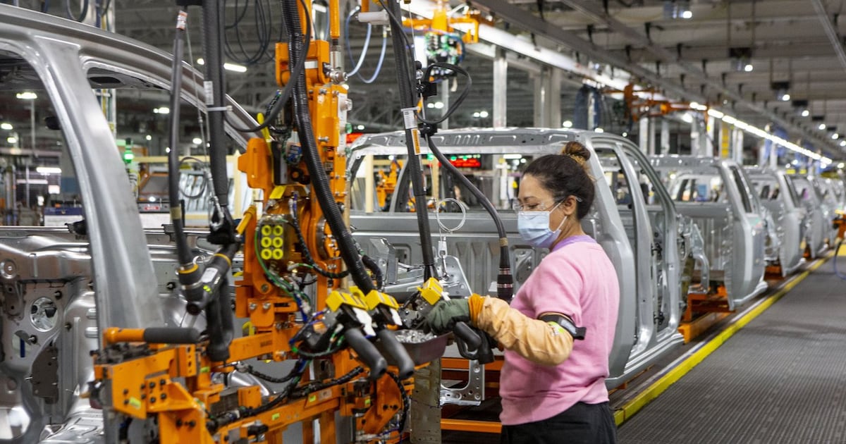 Manufacturing sales fell 1.2 per cent in November