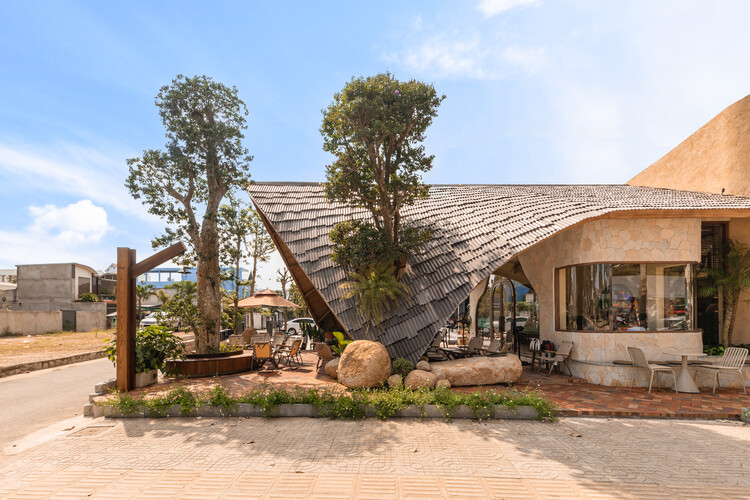 The 1999’s Coffee / KQI Architect - Image 1 of 22