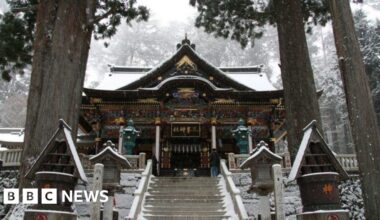 More than 100 shelter overnight in shrine due to heavy snow