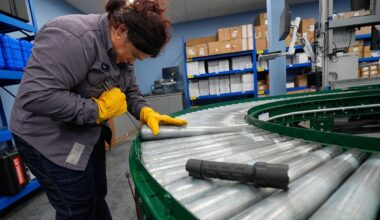 Sluggish hiring closes out a frustrating year for job seekers though unemployment slips to 4.4%