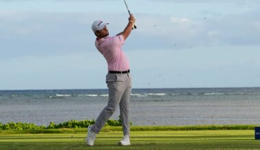 Davis Riley takes 2-shot lead in PGA Tour opener at wind-swept Waialae