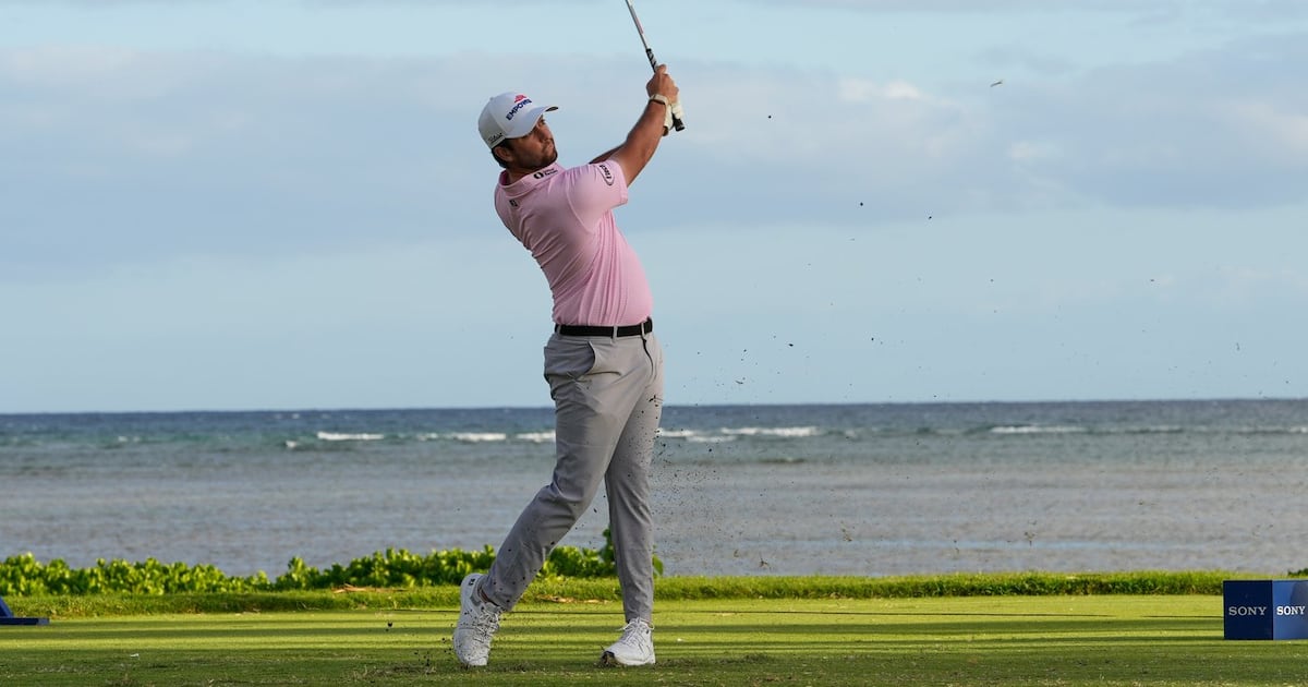Davis Riley takes 2-shot lead in PGA Tour opener at wind-swept Waialae