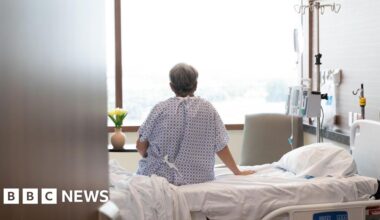 Delayed discharges costing NHS Scotland £440m a year, report says