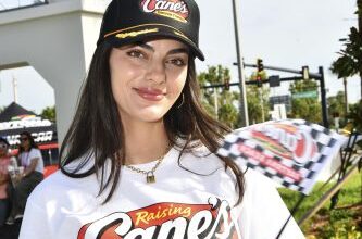 Toni Breidinger to Run NASCAR Trucks Part-Time with Rackley WAR