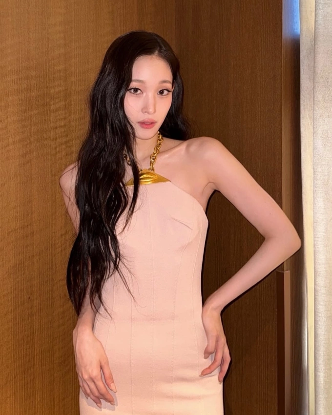 Annie, a member of the K-pop group AllDay Project and granddaughter of Shinsegae chairwoman Lee Myung Hee. Photo from Annies Instagram