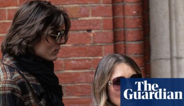 Liz Hurley accuses Daily Mail publisher of bugging windowsill | Daily Mail