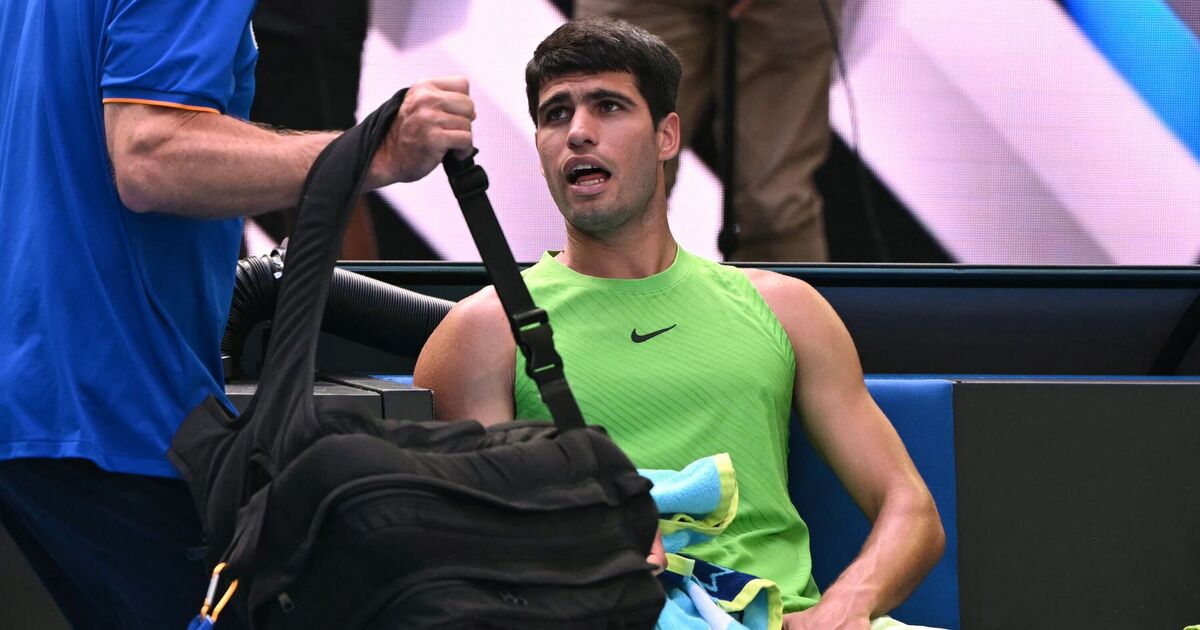 Australian Open LIVE: Carlos Alcaraz forces chaos as star faces sanction | Tennis | Sport