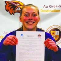 Prolific goal scorer Analeis Ming signs to join soccer program at Knox College | Sports