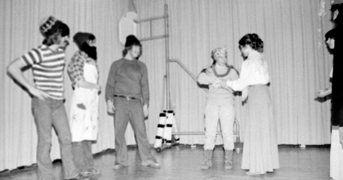 Throwback to 1976: Boxing, Scouts, and Theater | Photos from the Archives