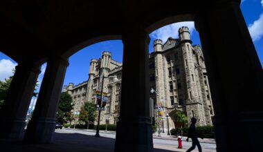 CRA determines mutual fund trailing commissions should be subject to sales taxes