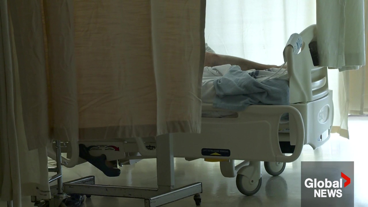 Click to play video: 'Doctors say 2 Edmonton hospitals at 150% capacity, very long ER waits'