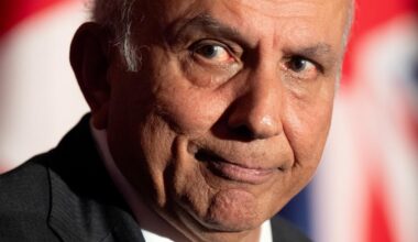 BMO downgrades firm led by Canada's Warren Buffett; Fairfax shares drop