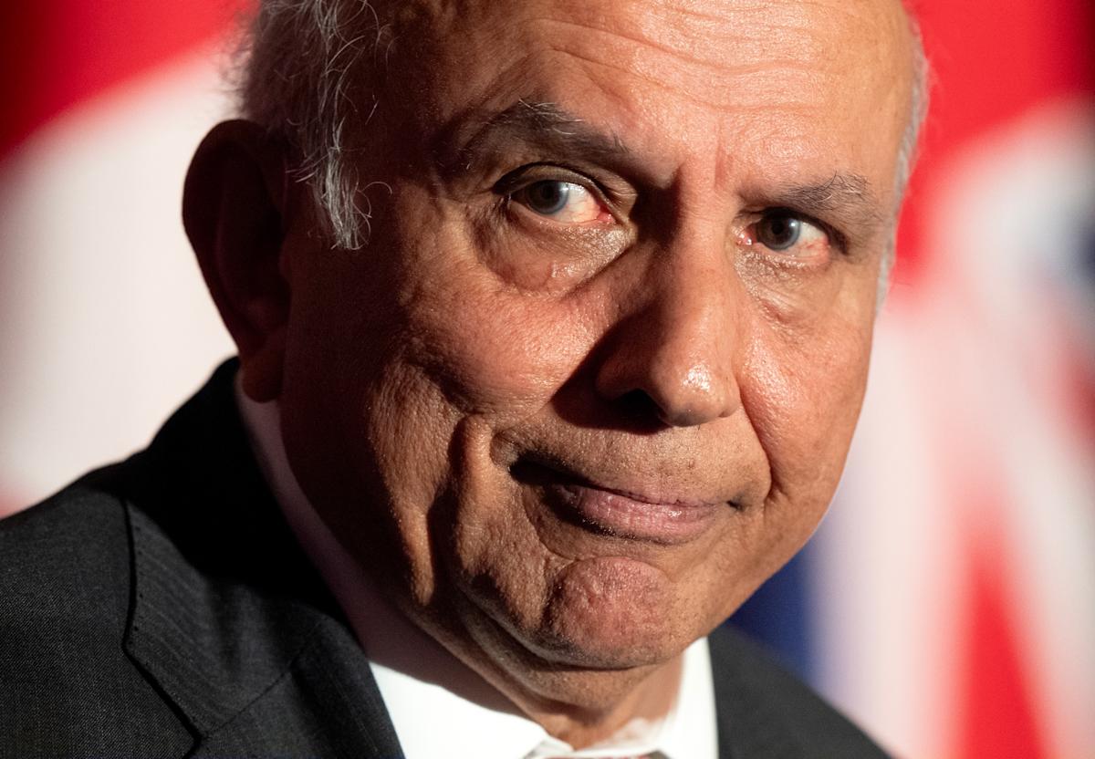 BMO downgrades firm led by Canada's Warren Buffett; Fairfax shares drop