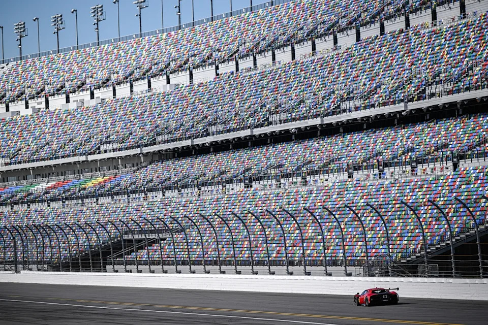 #62 Risi Competizione Ferrari 296 GT3 EVO: Daniel Serra, Davide Rigon, Alessandro Pier Guidi