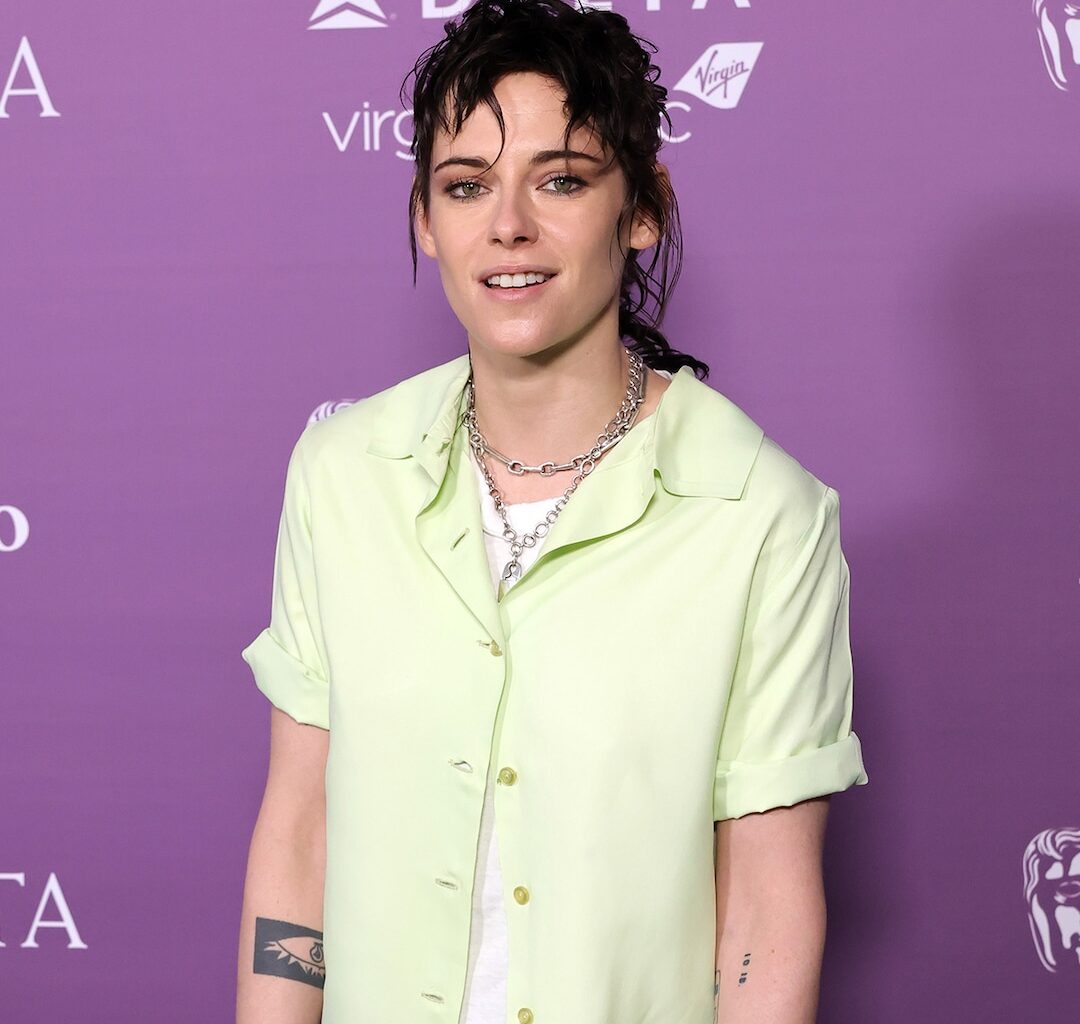 Why Kristen Stewart Thinks Actresses "Get Treated Like S--t" - E! News