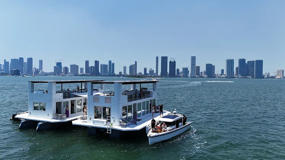 Arkaus Floating Yacht